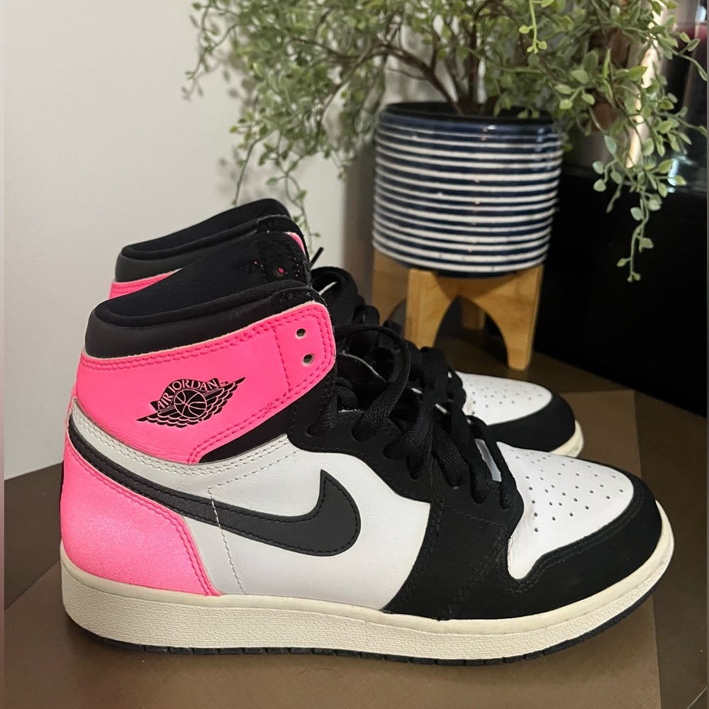 Nike Air Jordan 1 Mid Pink Black White Sneakers | Women’s Size 6 - Picture 1 of 9